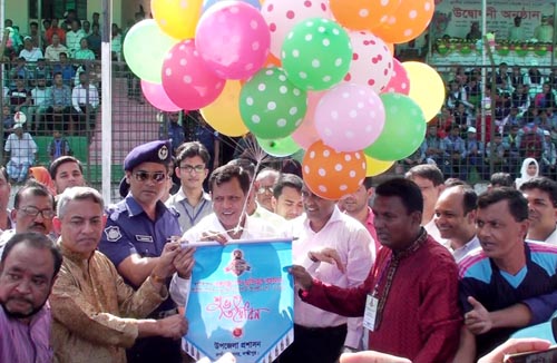 লক্ষ্মীপুরে বঙ্গবন্ধু জাতীয় গোল্ডকাপ ফুটবল টুর্নামেন্টের উদ্বোধন