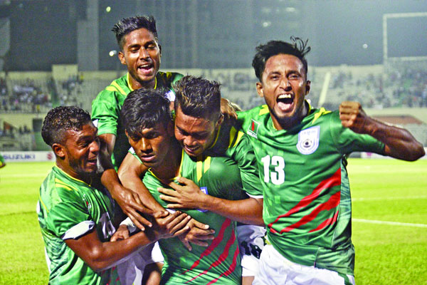 তারুণ্যের কেতন উড়িয়ে বাংলাদেশের শুরু