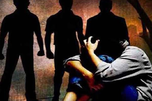 খাবারের লোভ দেখিয়ে তরুণীকে গণধর্ষণ, গ্রেফতার ২ 