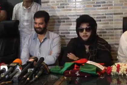 ২২ বছর পর ঢাকায় অঞ্জু ঘোষ, বললেন দুইদিনের জন্য গিয়ে ফেঁসে গেছি