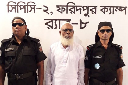 কুষ্টিয়ায় বাসের ধাক্কায় শিশু নিহতের মামলায় বাসমালিক গ্রেফতার

