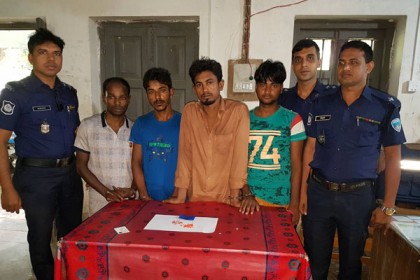 লামায় ইয়াবাসহ আটক ৪

