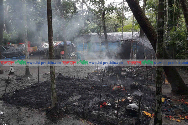 নোয়াখালীতে কিশোরের মৃত্যুর গুজবে বেদে পল্লীতে হামলা