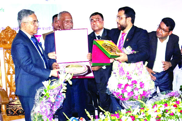 সরকারের একার পক্ষে সব উন্নয়ন করা সম্ভব নয়
