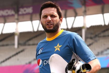 ‘তামাক’ সেবনের সেই অভিযোগ নিয়ে মুখ খুললেন আফ্রিদি