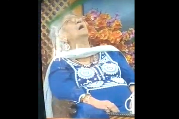 লাইভ টকশোতে হঠাৎ মারা গেলেন আলোচক (ভিডিও)