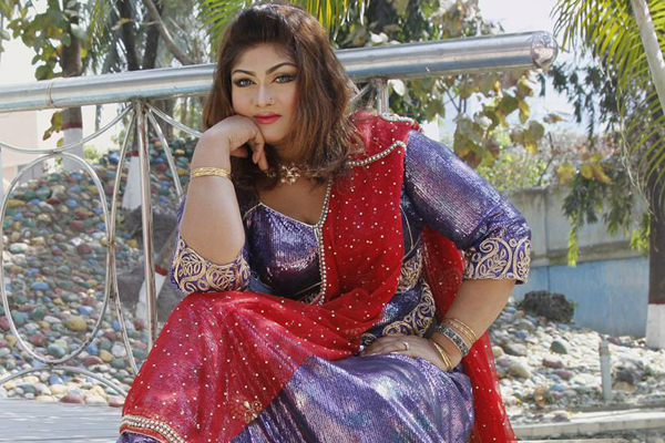 'চলচ্চিত্র পরিচালকরা আমাকে ব্ল্যাকমেইল করেছে'