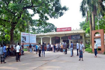 রোগীর স্বজনদের সঙ্গে নার্সদের হাতাহাতি, রামেকে চিকিৎসা বন্ধ