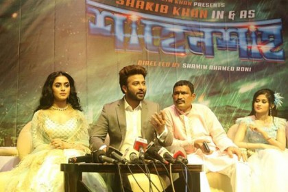 এক সপ্তাহ পিছিয়েছে 'শাহেনশাহ'র শ্যুটিং