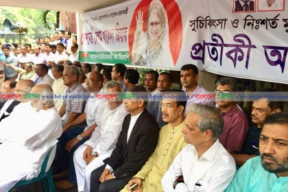 গণতন্ত্র এখন আওয়ামী সরকারের বাক্সে বন্দী : ড. মোশাররফ  