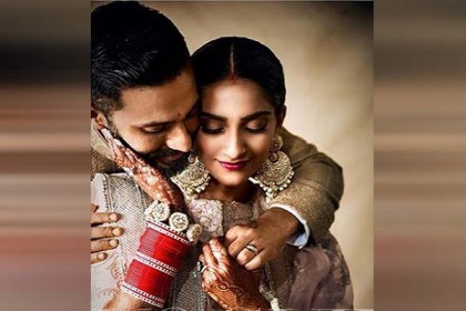 'বেডরুমের' গোপন কথা ফাঁস করলেন সোনম!