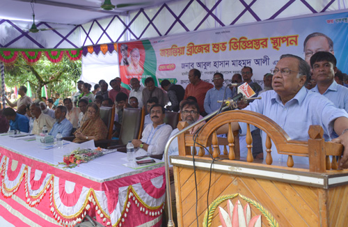 'একমাত্র আমাদের সরকারই দেশের এতো উন্নয়ন করেছে'