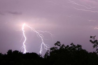 টাঙ্গাইলের কালিহাতীতে বজ্রপাতে নিহত ১, আহত ৩