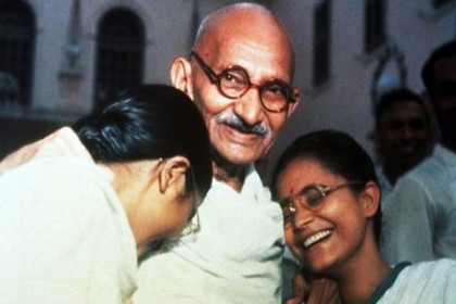 'শুধু আনন্দের জন্য' দৈহিক মিলনের বিরোধী ছিলেন গান্ধী!