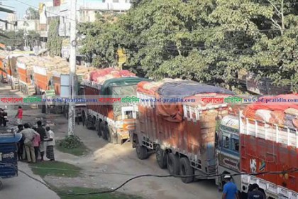 হিলিতে যানজট ভোগান্তি চরমে