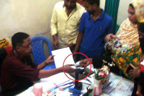 চিকিৎসা না পেয়ে ফিরে যাচ্ছেন দূর-দূরান্ত থেকে আসা রোগীরা

