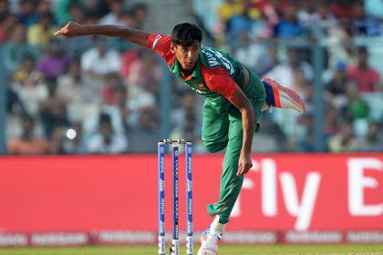 ৮ উইকেট হারিয়ে বিপাকে শ্রীলঙ্কা

