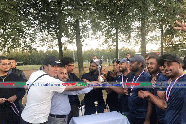 প্যারিসে বাংলা অটো ইকোল ক্রিকেট টুর্নামেন্টে চ্যাম্পিয়ন ববিনি কিংস