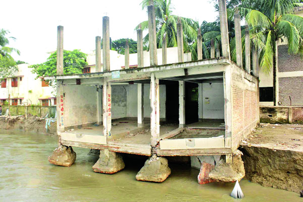 সবই শেষ পদ্মায়