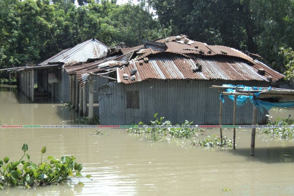 বগুড়ায় বিপদসীমার ওপরে দিয়ে প্রবাহিত হচ্ছে যমুনার পানি 

