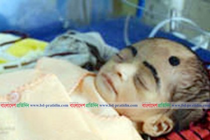 ঝোপ থেকে উদ্ধার সেই নবজাতককে বাঁচানো গেল না