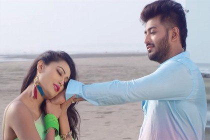 'এলোমেলো' বাপ্পি-অধরা (ভিডিও)