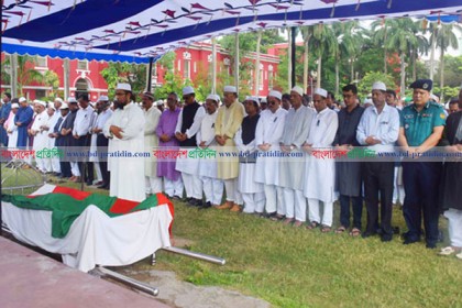 রাষ্ট্রীয় মর্যাদায় মুক্তিযোদ্ধা ভুলুর দাফন সম্পন্ন