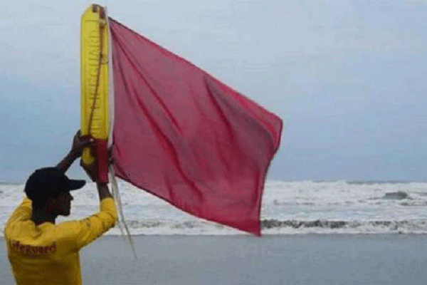 সমুদ্র বন্দরে ৩ নম্বর সতর্ক সংকেত