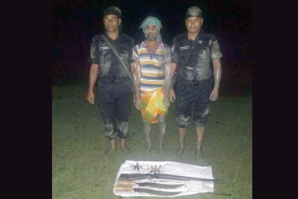 সুন্দরবনে জলদস্যু সাত্তার বাহিনীর সদস্য আটক