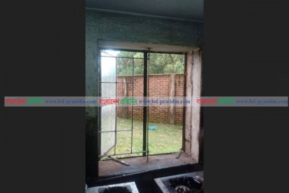 
ভোর রাতে শাবির ছাত্রী হলে চোরের হানা

