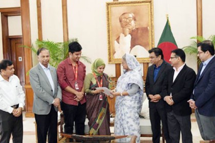 সাবেক তিন খেলোয়াড়কে ফ্ল্যাট দিলেন প্রধানমন্ত্রী