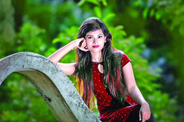 মেকআপের আগে...