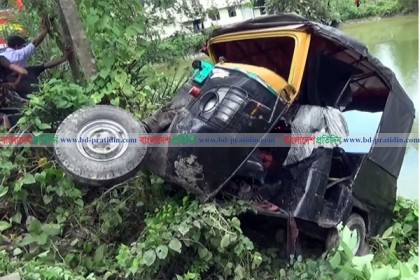 গৌরনদীতে বাস-মাহিন্দ্র সংঘর্ষে আহত ১৫, যান চলাচল বন্ধ