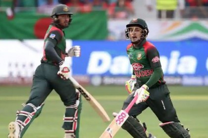 ব্যাটসম্যানরা আবারও ব্যর্থ