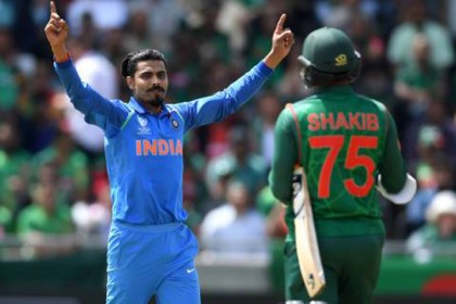 ধোনির পাতা ফাঁদেই আউট হন সাকিব