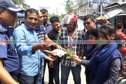 বৈধ কাগজপত্র থাকলে লাল গোলাপ দিয়ে শুভেচ্ছা