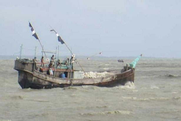 ভারতের জলসীমায় উদ্ধার ১৫ বাংলাদেশি জেলে আলীপুর কারাগারে
