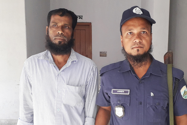 নওগাঁয় প্রতিবন্ধী নারীকে ধর্ষণের অভিযোগে নৈশ প্রহরী গ্রেফতার  

