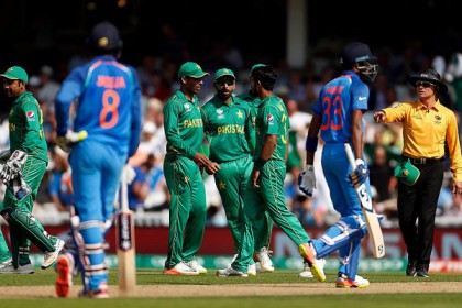 জয়ের ধারায় থাকতে মরিয়া ভারত, বদলা নিতে মুখিয়ে পাকিস্তান