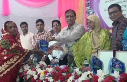 বরিশালে ৫ নারী জয়িতাকে সম্মাননা