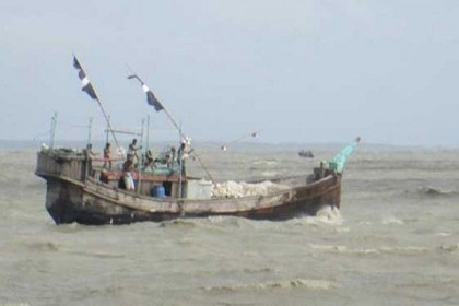 ভারতের জলসীমায় উদ্ধার ১৫ বাংলাদেশি জেলে আলীপুর কারাগারে
