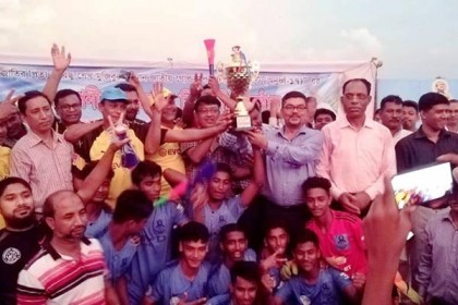 বঙ্গবন্ধু গোল্ডকাপের জেলা পর্যায়ে নোয়াখালী পৌরসভা চ্যাম্পিয়ন 
