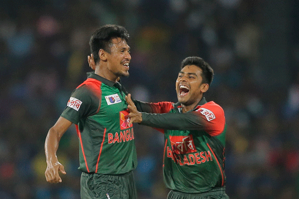 শেষ ওভারের আগে মুস্তাফিজকে যা বলেছিলেন মাশরাফি