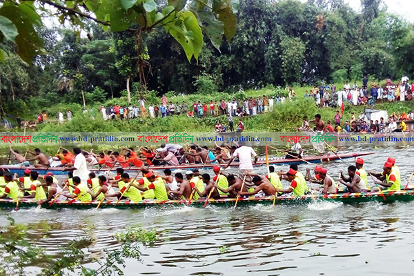 বড়াইগ্রামে তিন দিনব্যাপী নৌকাবাইচ 