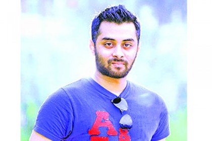 আবারও আলোচনায় হৃদয় খান

