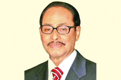 পাঁচ দিনের সফরে সিঙ্গাপুর গেলেন এরশাদ