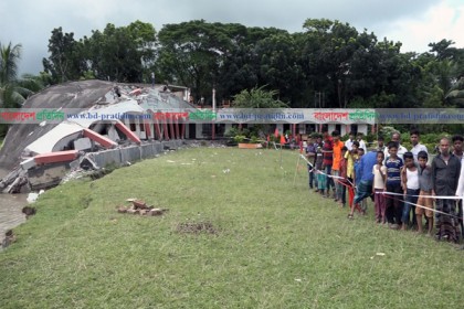 বরিশালে অর্ধশত স্থানে নদী ভাঙনে নিঃস্ব মানুষ