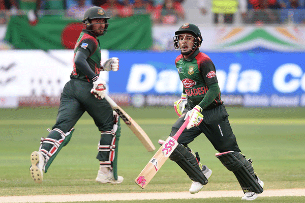 পাকিস্তানকে ২৪০ রানের টার্গেট দিল বাংলাদেশ