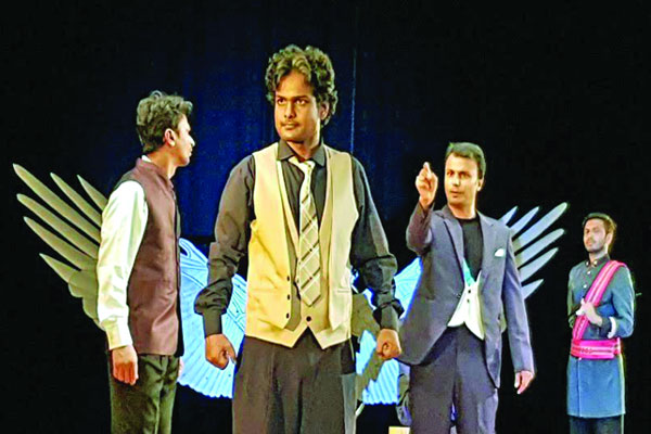 রাজনীতি আর ক্ষমতার খেলা নিয়ে মর্ষকাম