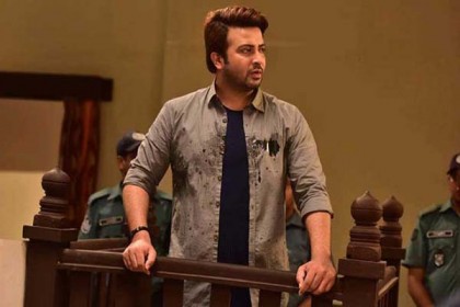 'খুনের দায়ে' কাঠগড়ায় শাকিব খান!